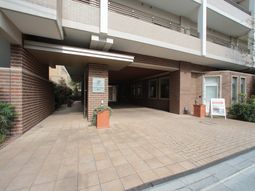 施設のエントランス風景