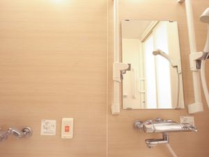 洗面台と手摺りの詳細