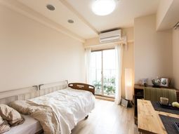 明るい居室のインテリア