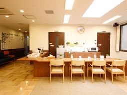 明るい居心地の良いフロント