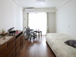 清潔な居室の一室
