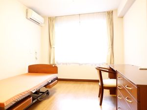 居室のエアコンと窓