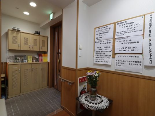 情報掲示の廊下