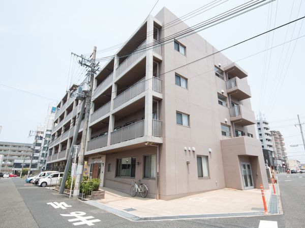 現代的な建物の外観