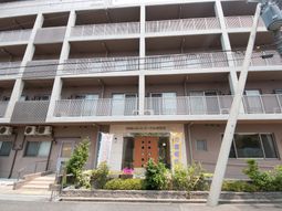 多階層建物の正面