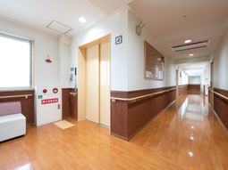 清潔感ある廊下の風景