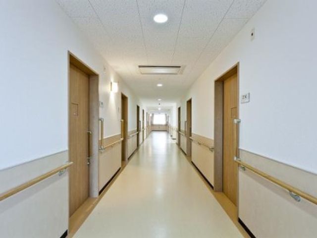 明るく清潔な廊下
