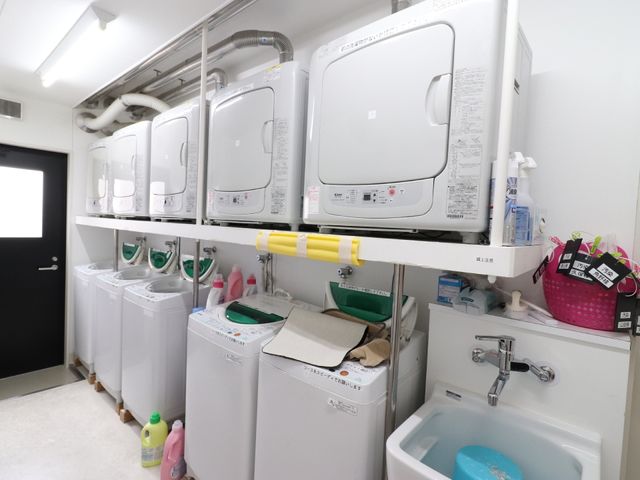 洗濯機と洗面台の設備