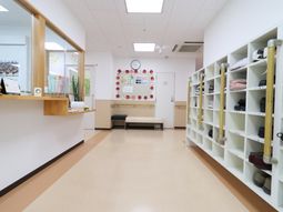 清潔な廊下と靴箱