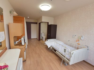 居室の広々した様子
