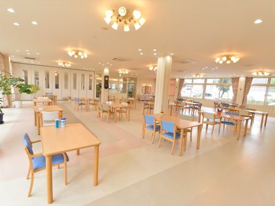 ゆったりした食堂空間