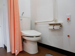 バリアフリーのトイレ設備