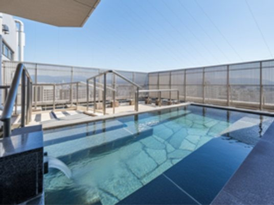 屋上の水景テラス  