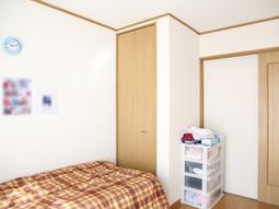 居室の一角と家具