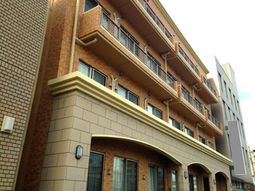 レンガ造りの外観