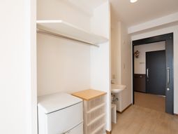 居室入口と洗面所