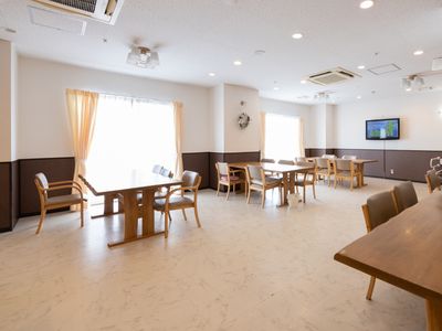 広々とした快適な食堂