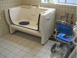 快適な設備の浴室