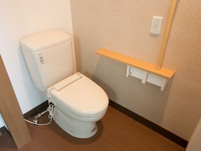 バリアフリー設計のトイレ