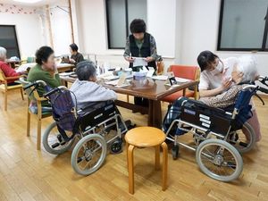 車椅子が並ぶ空間