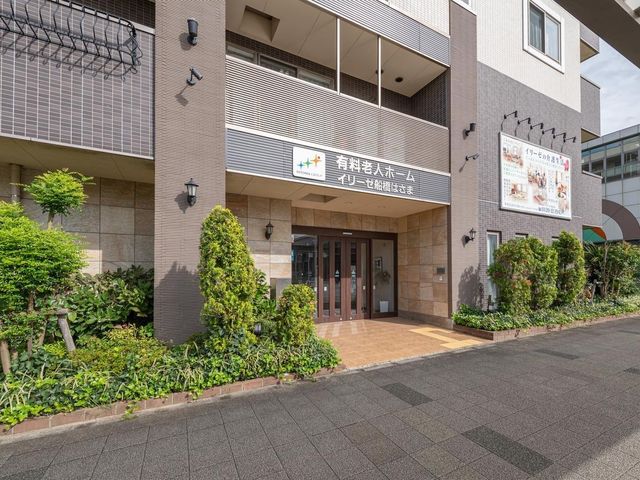 外観エントランス