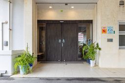 エントランスの自然光