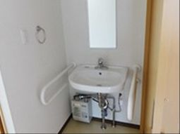 手すり付き洗面台
