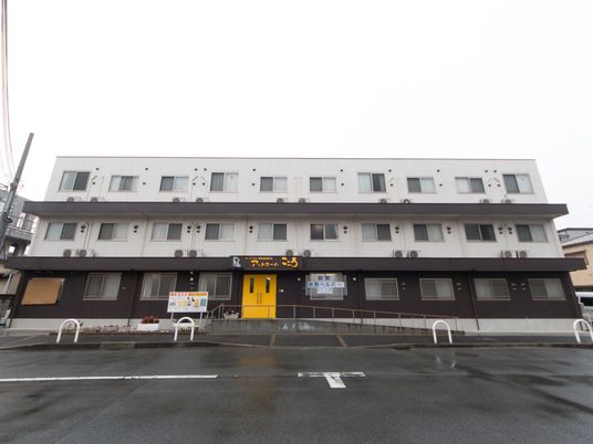 外観の建物全景