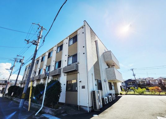 清潔感のある建物の外観