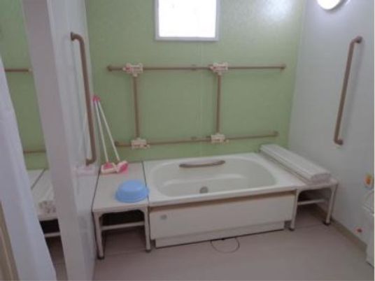 バリアフリーの浴室