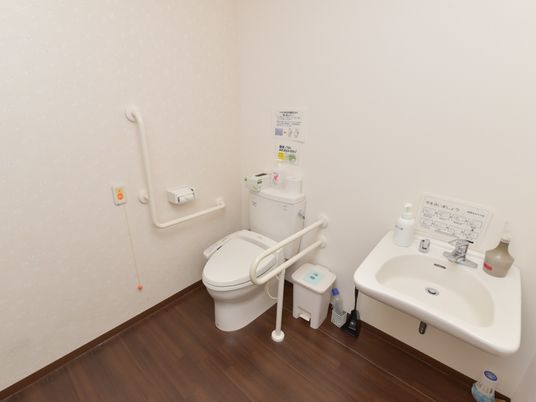 バリアフリー対応のトイレ