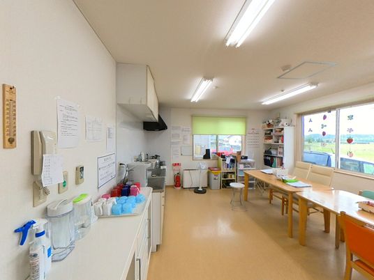 広々としたラウンジ