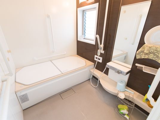 清潔なトイレと浴室