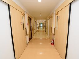 清潔感のある綺麗な廊下