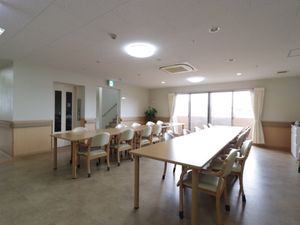 広々としたダイニングスペース