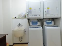 洗濯機と洗面台の設備