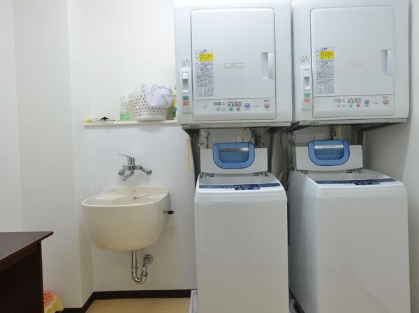 洗濯機と洗面台の設備
