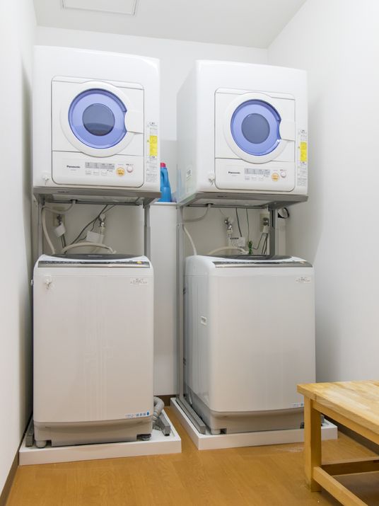 洗濯機と乾燥機の設備