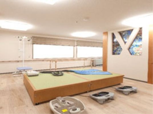 機能訓練用具が整う部屋