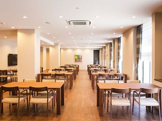 ゆったりした快適な食堂