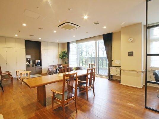 広々とした快適なダイニング