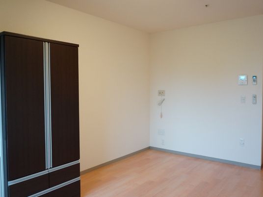 シンプルな居室空間