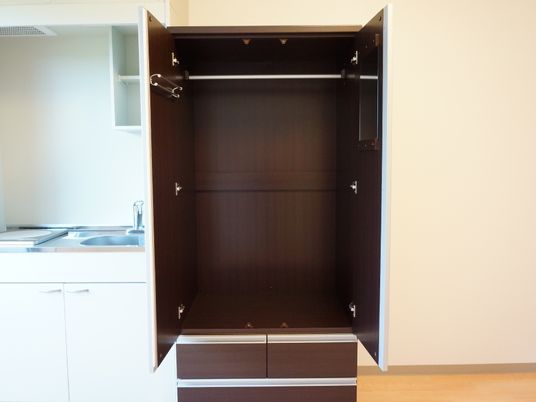 清潔感のある居室のクローゼット