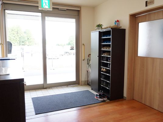 玄関と靴箱の配置