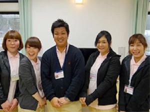 笑顔のスタッフイメージ