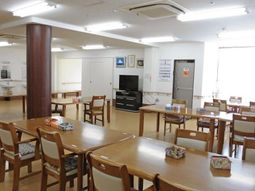 明るい食堂の様子