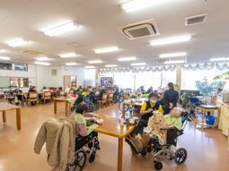 和やかな食堂の様子