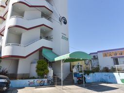 清潔感のある建物の外観