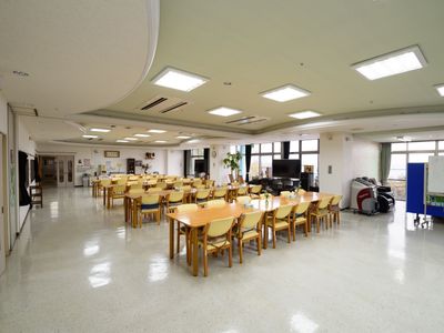 広々とした共有ダイニング