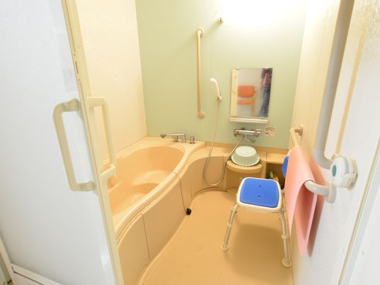 バリアフリー対応の浴室